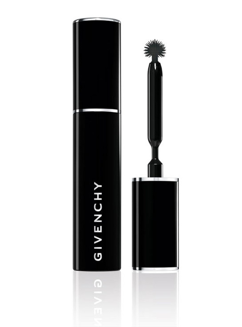Mascara Phenomen’Eyes, Givenchy, 31 €. Existe aussi en version waterproof. 