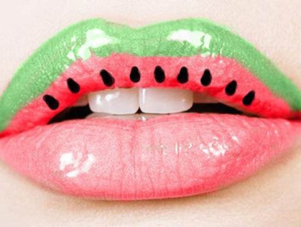 pucker-up-lipstick-art--large-msg-137272610151