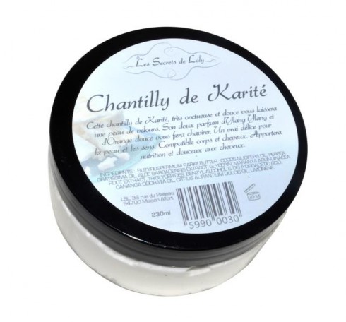 Les Secrets de Loly, Chantilly de Karité : Une texture légère de Chantilly qui fond instantanément, sans effet gras. Gaine et protège la fibre capillaire, scelle l’hydratation dans le cheveu et facilite le coiffage.