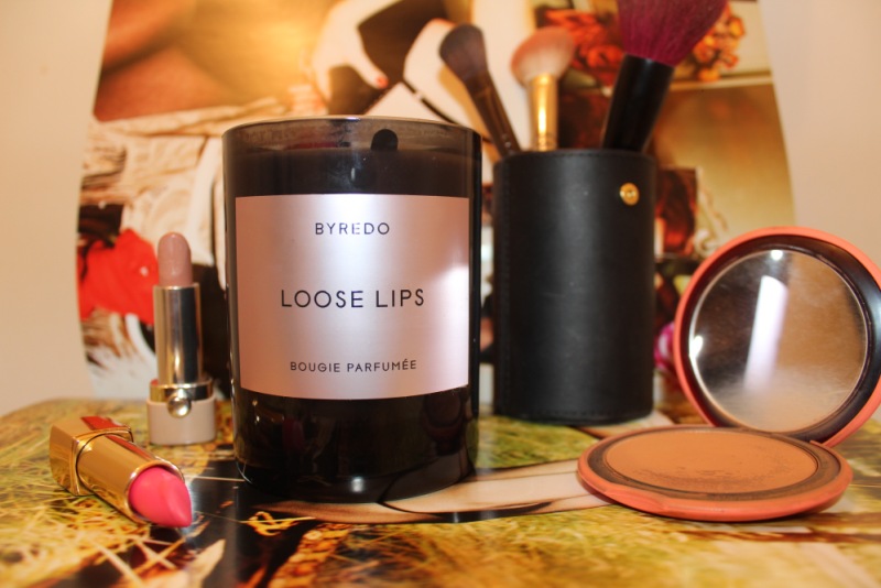 LOOSE LIPS de BYREDO, 55€ Bougie parfumée Loose Lips, 240g 